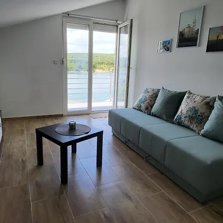 Проживание в семье Vrulja *